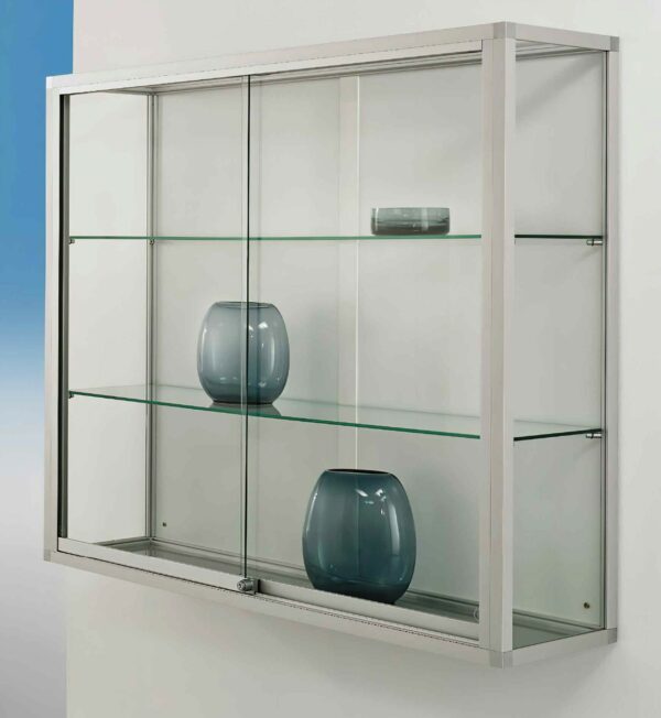 Wandvitrine mit Schiebtüren und Schloss im unterer Leiste